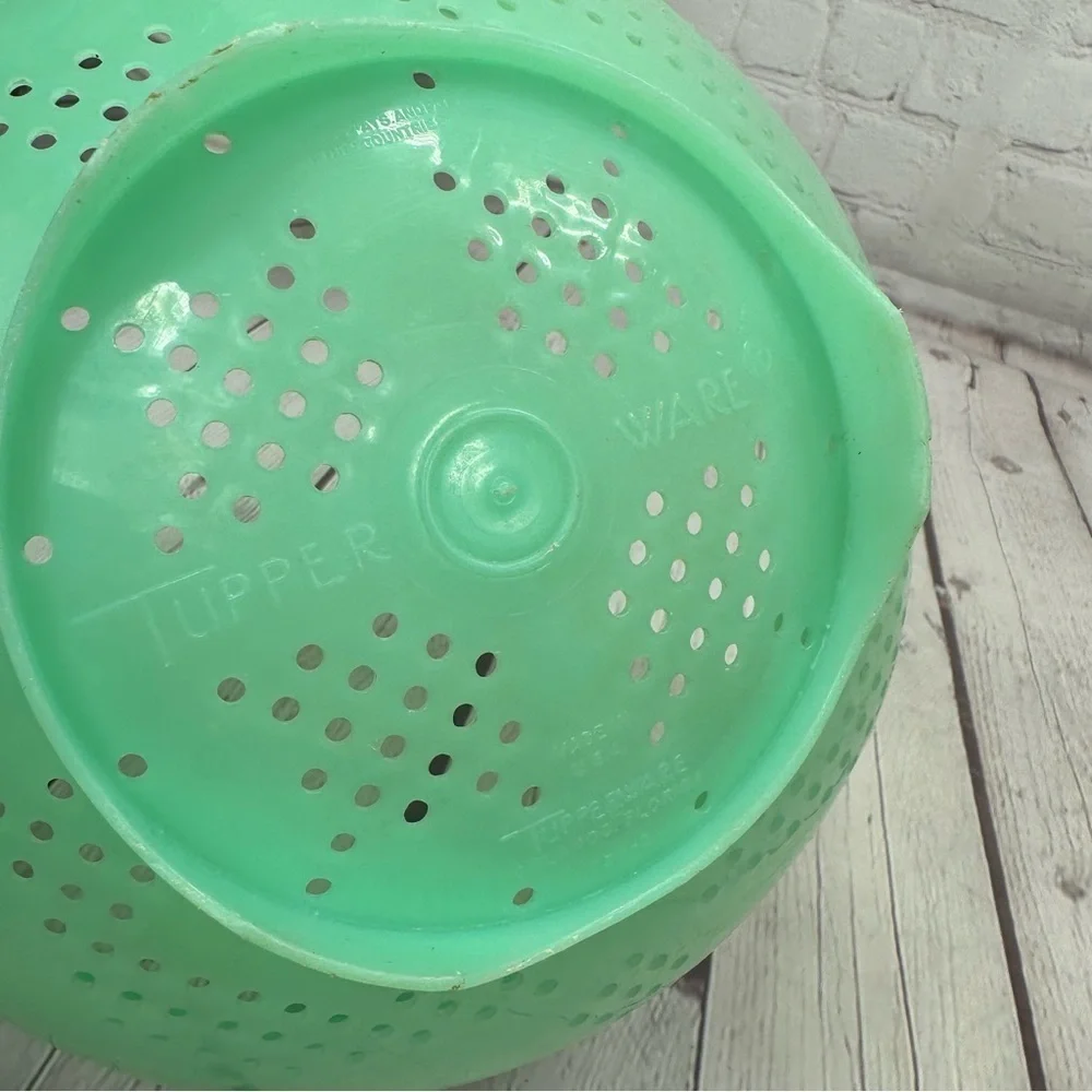 vintage tupperware colander strainer Mint Green made in USA mold # 339